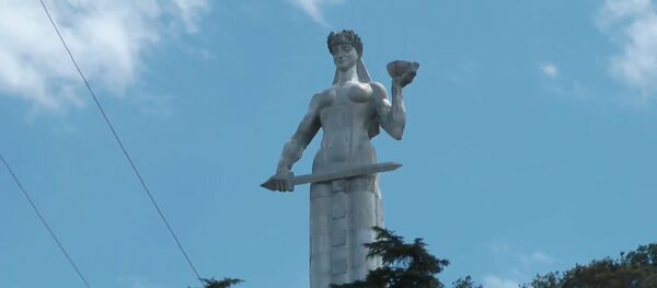 Kak turisti iz Rossii grabat Gruziyu - video Kak turisti iz Rossii grabat Gruziyu - video - Sputnik O‘zbekiston