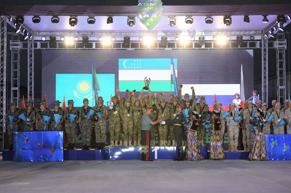 Церемония награждения на конкурсе Военно-медицинская эстафета АрМИ-2019 - Sputnik Узбекистан