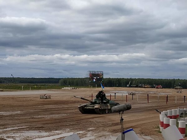 Пришел, увидел, победил: блестящий дебют узбекских танкистов на АрМИ Пришел, увидел, победил: блестящий дебют узбекских танкистов на АрМИ - Sputnik Узбекистан