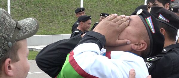 Эмоции военных из Узбекистана после победы в Танковом биатлоне на АрМИ-2019 - Sputnik Ўзбекистон