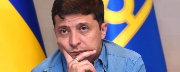 Президент Украины В. Зеленский посетил школу депутатов партии Слуга народа Президент Украины В. Зеленский посетил школу депутатов партии Слуга народа - Sputnik Ўзбекистон