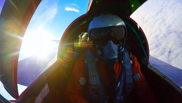 Istrebiteli MiG-31 proveli vozdushniy boy v blijnem kosmose - video - Sputnik O‘zbekiston