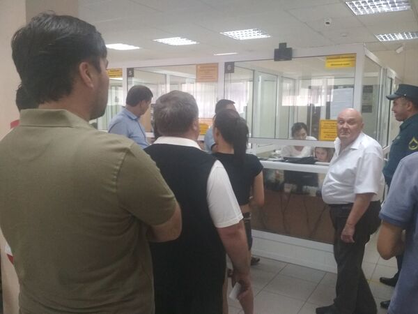 Стало известно, когда и в каких банках начнут продавать валюту Стало известно, когда и в каких банках начнут продавать валюту - Sputnik Узбекистан