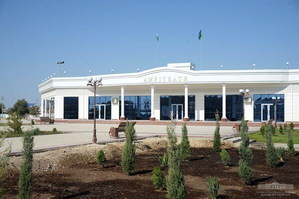 Мирзиёев нашел, куда отправить сомневающихся в успехе реформ Узбекистана Мирзиёев нашел, куда отправить сомневающихся в успехе реформ Узбекистана - Sputnik Узбекистан