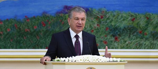 Шавкат Мирзиёев раскритиковал руководителей секторов, не способных изменить свое мышление Шавкат Мирзиёев раскритиковал руководителей секторов, не способных изменить свое мышление - Sputnik Ўзбекистон