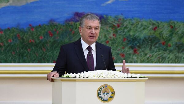 Мирзиёев: Категорически запрещено выполнение прогноза за счет взимания предоплаты - Sputnik Узбекистан
