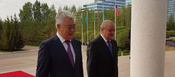 Главы МИД Узбекистана и Казахстана встретились в Нур-Султане Главы МИД Узбекистана и Казахстана встретились в Нур-Султане - Sputnik Узбекистан