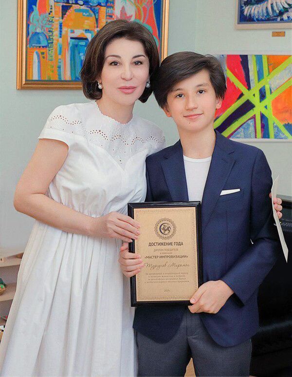 Достижение года: внук Мирзиёева покорил жюри виртуозной импровизацией Достижение года: внук Мирзиёева покорил жюри виртуозной импровизацией - Sputnik Узбекистан