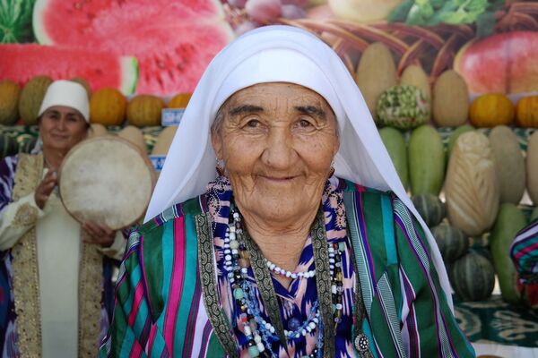Фестиваль дыни в Гулистане - Sputnik Узбекистан