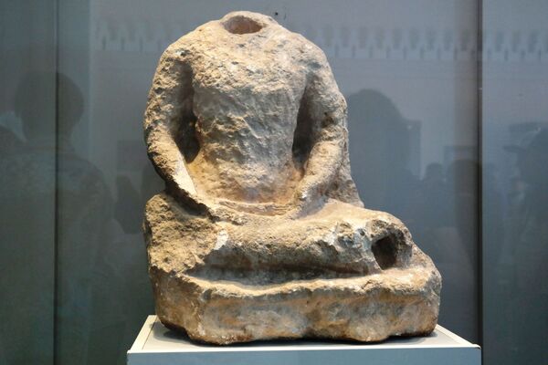 Статуя Будды из коллекции Термезского археологического музея - Sputnik Узбекистан