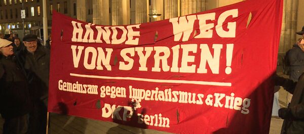 Руки прочь от Сирии – митинг против военного участия Германии в конфликте Руки прочь от Сирии – митинг против военного участия Германии в конфликте - Sputnik Узбекистан