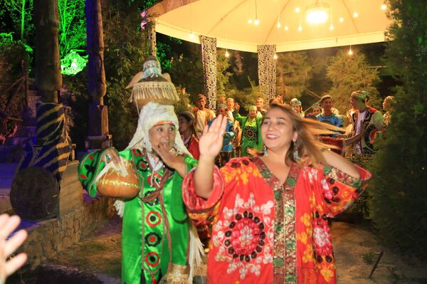 В Самарканде прошел фестиваль Самарканд – сердце Великого шелкового пути - Sputnik Узбекистан