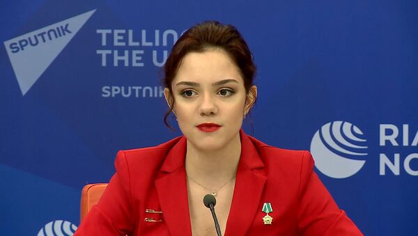 Огромная честь – фигуристка Медведева стала послом сборной РФ на Олимпиаде в Токио  - Sputnik Узбекистан