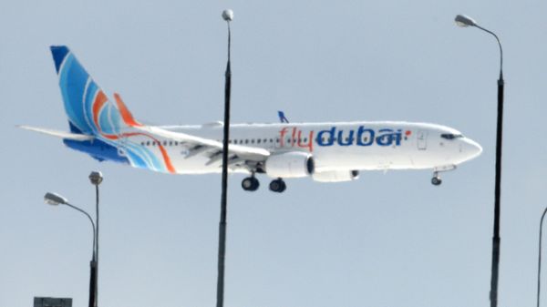 Samolet Boeing 737-800 aviakompanii FlyDubai - Sputnik O‘zbekiston