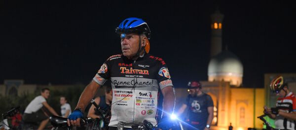 По ночному городу я лечу: праздничный веломарафон в Ташкенте - Sputnik Узбекистан