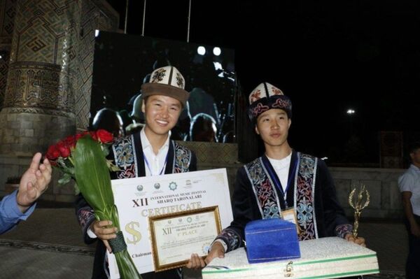 “Шарқ тароналари” ғолиби аниқланди, бош соврин – Ўзбекистонда! “Шарқ тароналари” ғолиби аниқланди, бош соврин – Ўзбекистонда! - Sputnik Ўзбекистон