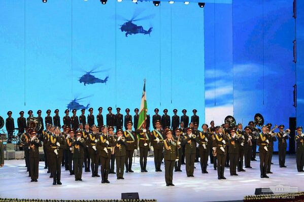 Во Дворце международных форумов “Узбекистан” прошли праздничные торжества, посвященные 28-летию государственной независимости - Sputnik Узбекистан