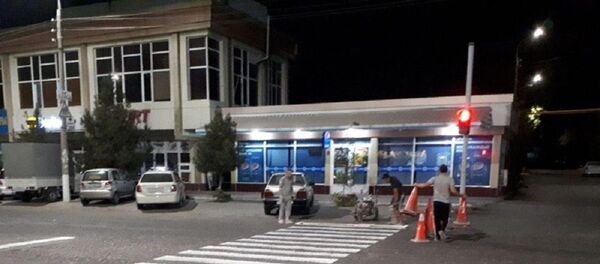 В Ташкенте дорогу вблизи школ делают безопаснее для детей - Sputnik Узбекистан