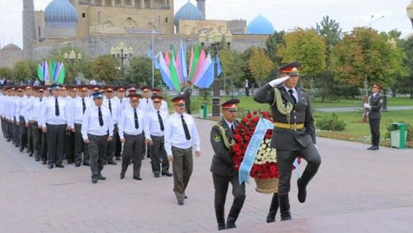 В Самарканде почтили память Ислама Каримова - Sputnik Узбекистан