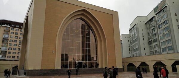 На мечеть, построенную Атамбаевым, наложен арест На мечеть, построенную Атамбаевым, наложен арест - Sputnik Ўзбекистон