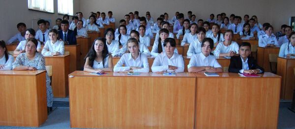 Студентом одного из вузов Карши стал 14-летний узбекистанец Студентом одного из вузов Карши стал 14-летний узбекистанец - Sputnik Ўзбекистон