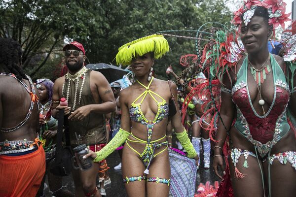 Участники фестиваля West Indian American Day Parade, который проходил в Бруклине. - Sputnik Узбекистан