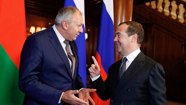 Премьер-министр РФ Д. Медведев провел переговоры с премьер-министром Белоруссии С. Румасом - Sputnik Узбекистан