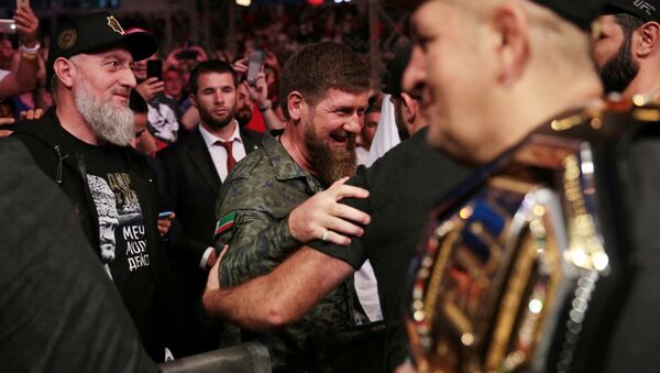 Президент Чеченской республики Рамзан Кадыров поздравляет Хабиба Нурмагомедова с победой - Sputnik Узбекистан