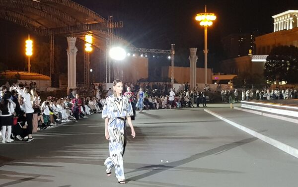 Узбекистан покорил Fashion Parade Moscow на ВДНХ - Sputnik Узбекистан