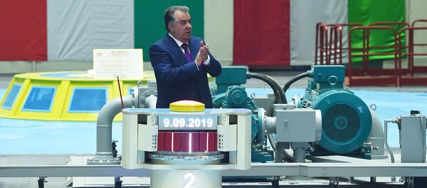 Президент Таджикистана Эмомали Рахмон принял участие в церемонии запуска второго агрегата Рогунской ГЭС Президент Таджикистана Эмомали Рахмон принял участие в церемонии запуска второго агрегата Рогунской ГЭС - Sputnik Ўзбекистон