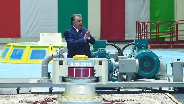 Prezident Tadjikistana Emomali Raxmon prinyal uchastie v seremonii zapuska vtorogo agregata Rogunskoy GES - Sputnik O‘zbekiston
