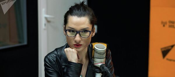 Специалист по внешним коммуникациям одного из мобильных операторов КР Марина Ким Специалист по внешним коммуникациям одного из мобильных операторов КР Марина Ким - Sputnik Ўзбекистон