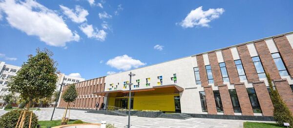 Глава Республики Узбекистан Шавкат Мирзиёев 10 сентября посетил президентскую школу в Ташкенте Глава Республики Узбекистан Шавкат Мирзиёев 10 сентября посетил президентскую школу в Ташкенте - Sputnik Ўзбекистон