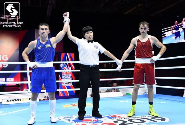 Боксер Эльнур Абдураимов одержал первую победу на ЧМ в Екатеринбурге Боксер Эльнур Абдураимов одержал первую победу на ЧМ в Екатеринбурге - Sputnik Узбекистан