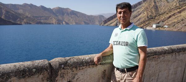  Заместитель главного инженера  Нурекской ГЭС Колондаров Хошим - Sputnik Узбекистан