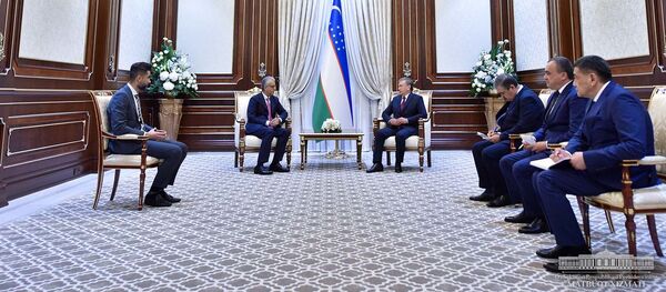 Shavkat Mirziyoyev vstretilsya s prezidentom AFK Shavkat Mirziyoyev vstretilsya s prezidentom AFK - Sputnik O‘zbekiston