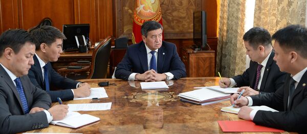 Президент Сооронбай Жээнбеков провел совещание по ситуации на кыргызско-таджикской границе - Sputnik Ўзбекистон