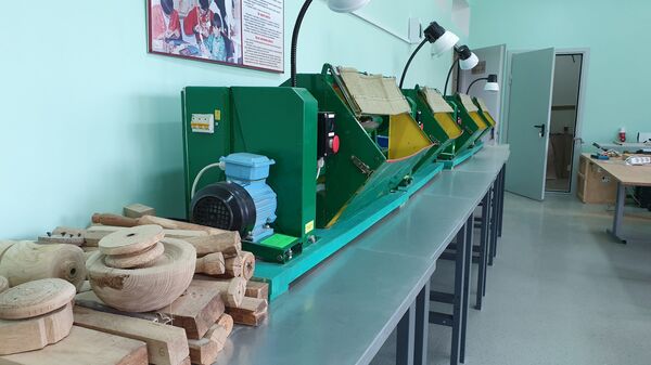 Для нас здесь санаторий: семья из Башкирии учит детей на Курилах строить роботов - Sputnik Узбекистан