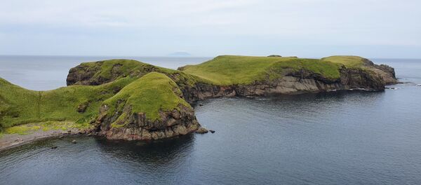 По Шикотану можно бродить без проводника. По Шикотану можно бродить без проводника. - Sputnik Ўзбекистон