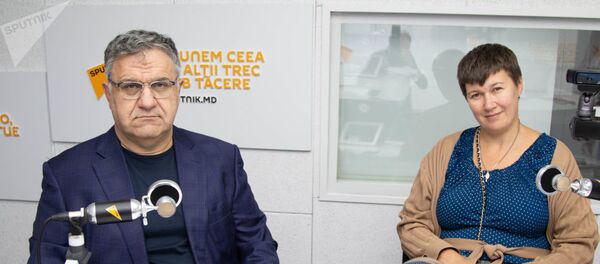 Александр Акопов и Наталья Мокрицкая Александр Акопов и Наталья Мокрицкая - Sputnik Узбекистан