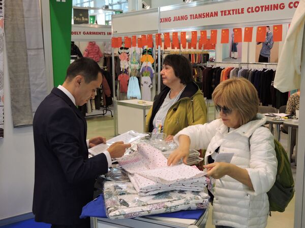 Узбекская As Asia Textile подписала в Москве контракт более чем на $5 млн Узбекская As Asia Textile подписала в Москве контракт более чем на $5 млн - Sputnik Узбекистан