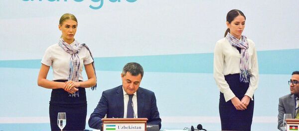 Министры энергетики государств - членов ЦАРЭС 20 сентября 2019 года подписали в Ташкенте совместную Декларацию Министры энергетики государств - членов ЦАРЭС 20 сентября 2019 года подписали в Ташкенте совместную Декларацию - Sputnik Узбекистан