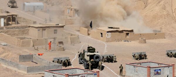 Узбекско-таджикские военные учения Центр-2019 в Наманганской области - Sputnik Узбекистан