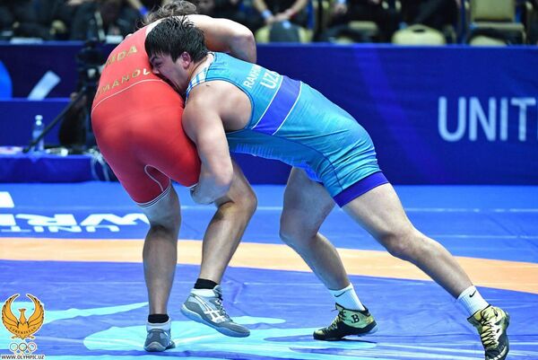 Борец Хасанбой Рахимов завоевал путевку на Олимпиаду-2020 - Sputnik Узбекистан