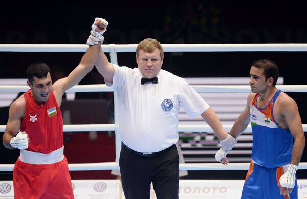 Шахобиддин Зоиров завоевал первое золото ЧМ по боксу - Sputnik Узбекистан