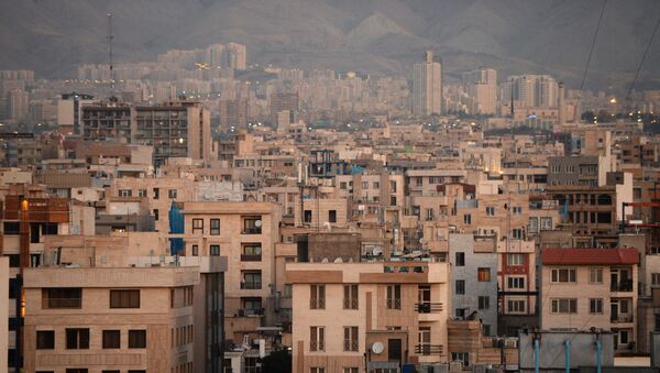 Вид на один из кварталов Тегерана - Sputnik Ўзбекистон