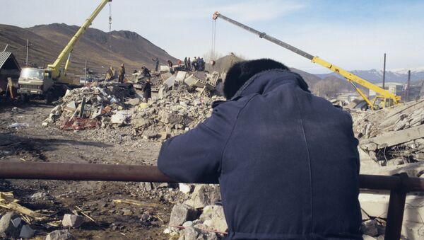 Последствия землетрясения в Армении - Sputnik Узбекистан