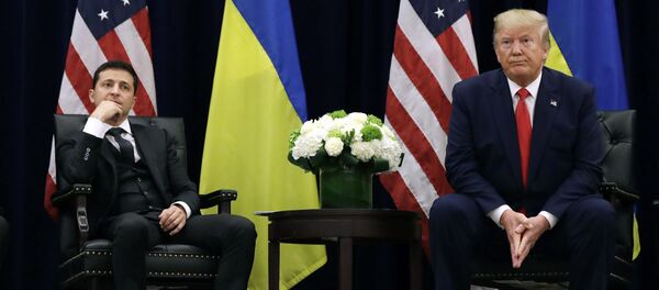 Президент Украины Владимир Зеленский и Президент США Дональд Трамп - Sputnik Узбекистан