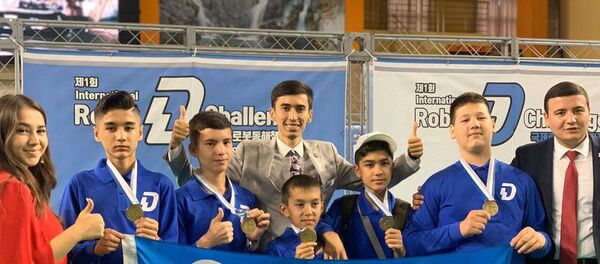 Сборная Узбекистана завоевала 3 место на чемпионате по робототехнике - Sputnik Узбекистан