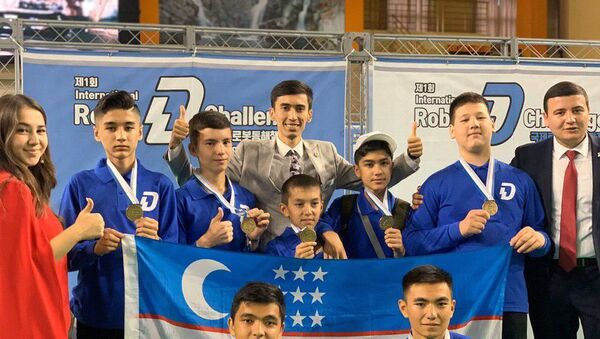 Сборная Узбекистана завоевала 3 место на чемпионате по робототехнике - Sputnik Узбекистан